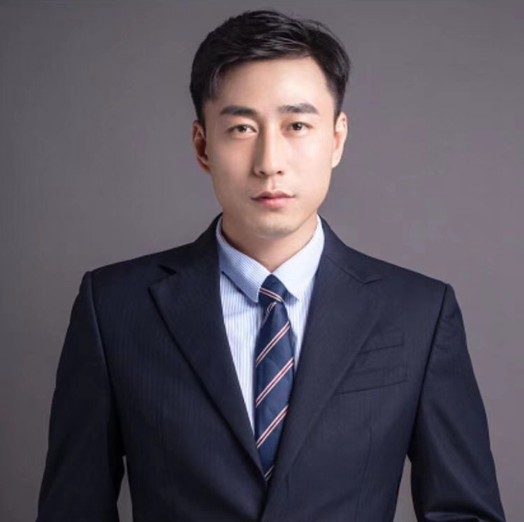 高启航 视觉与舞美负责人